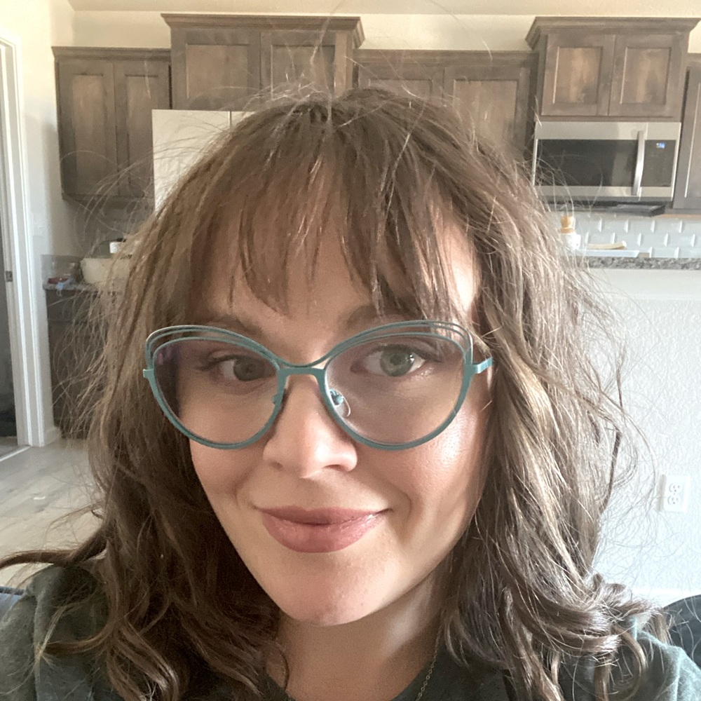 Meet your Posher, Ashley